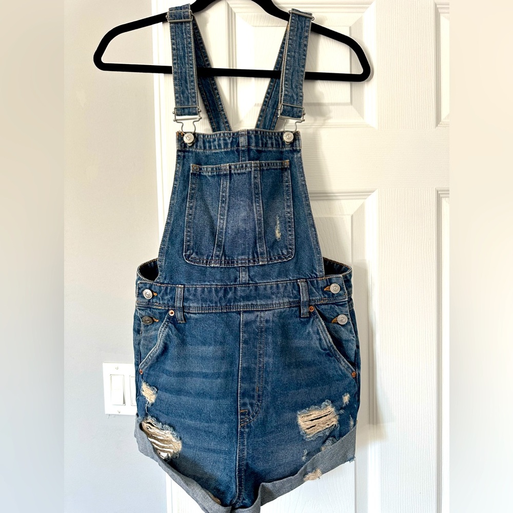 H&M Divided Denim Women’s denim short overalls in size 6